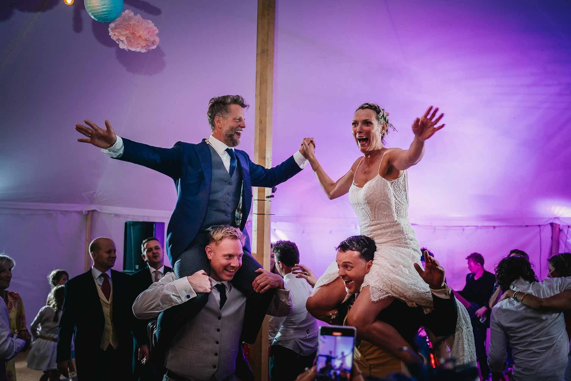 Bryllupsforberedelser Idéer til sjove og anerledes bryllupsbilleder -